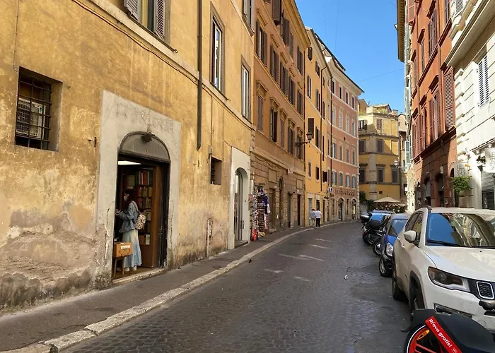 Pantheon Ancient Apartman *