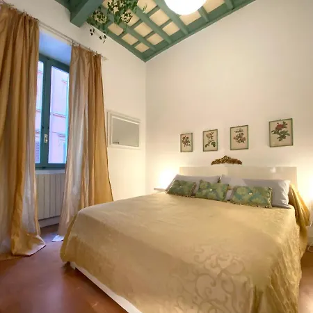 Pantheon Ancient Apartment
