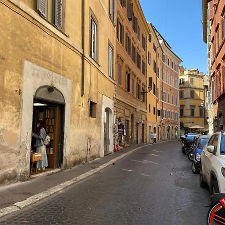 Pantheon Ancient Apartment *